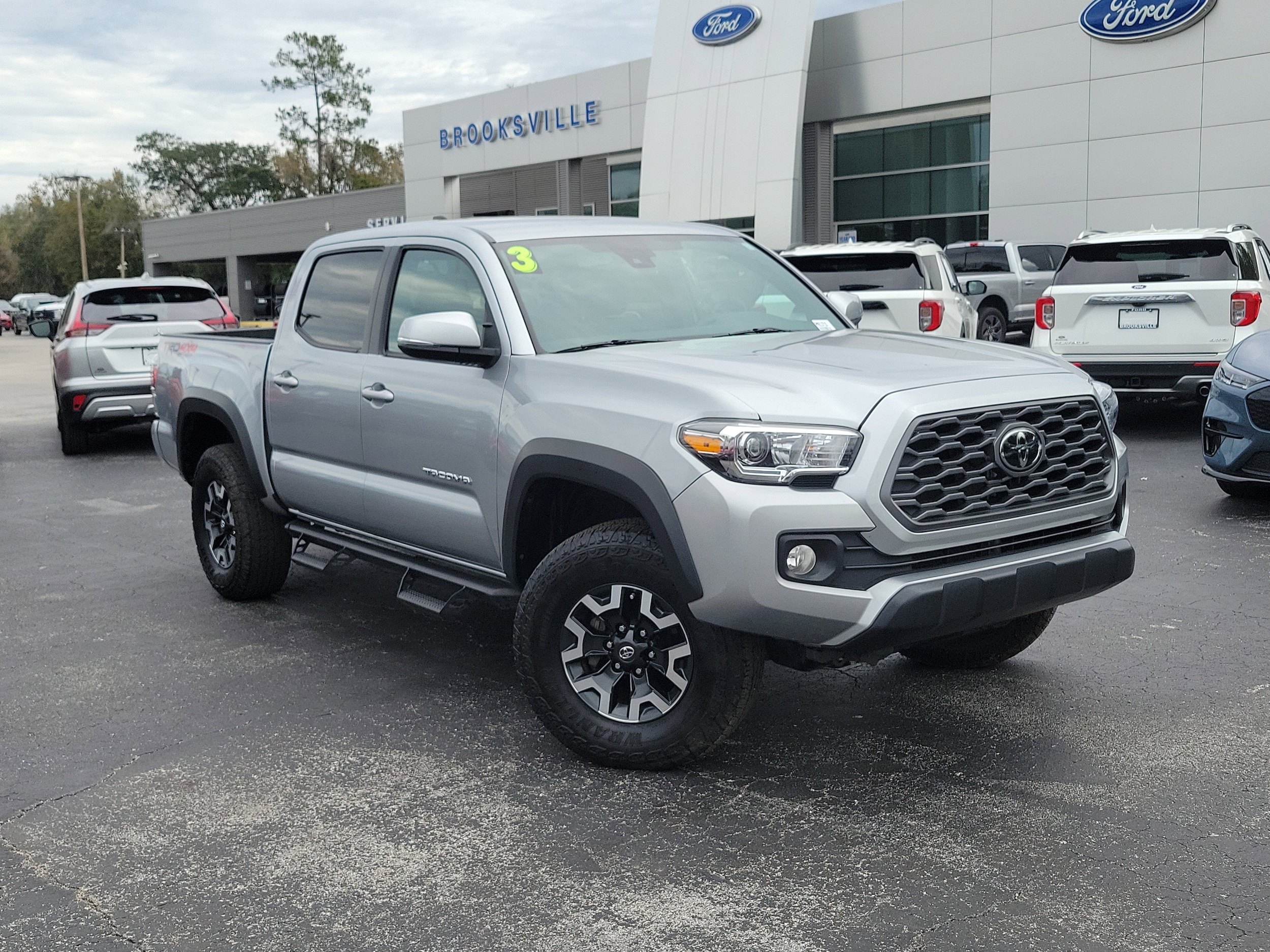 2023 Toyota Tacoma SR's photo