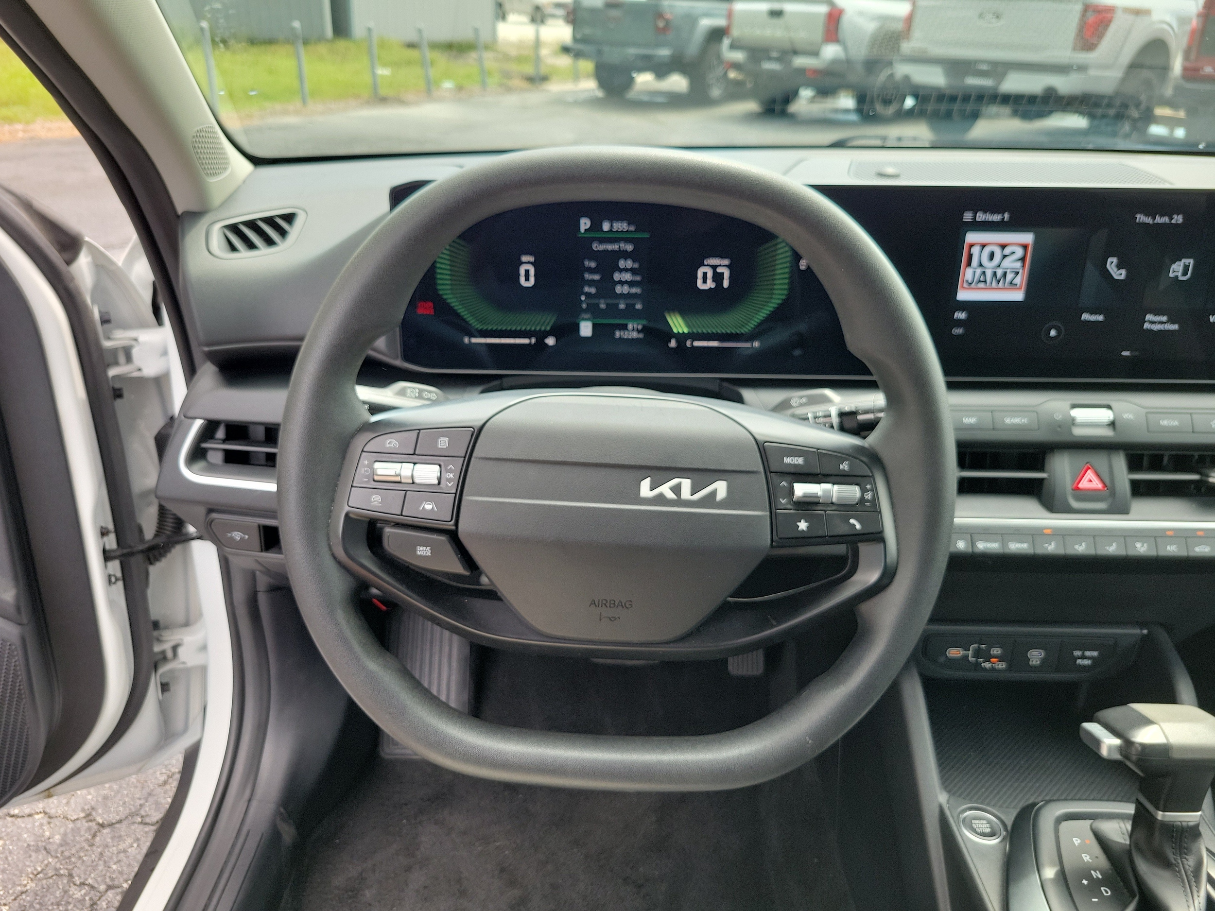 2025 Kia K4 LXS - Photo 24