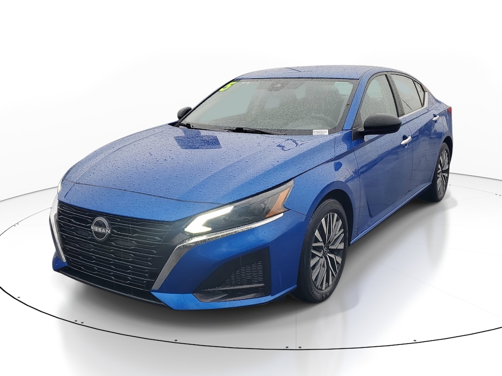 Used 2025 Nissan Altima SV Sedan