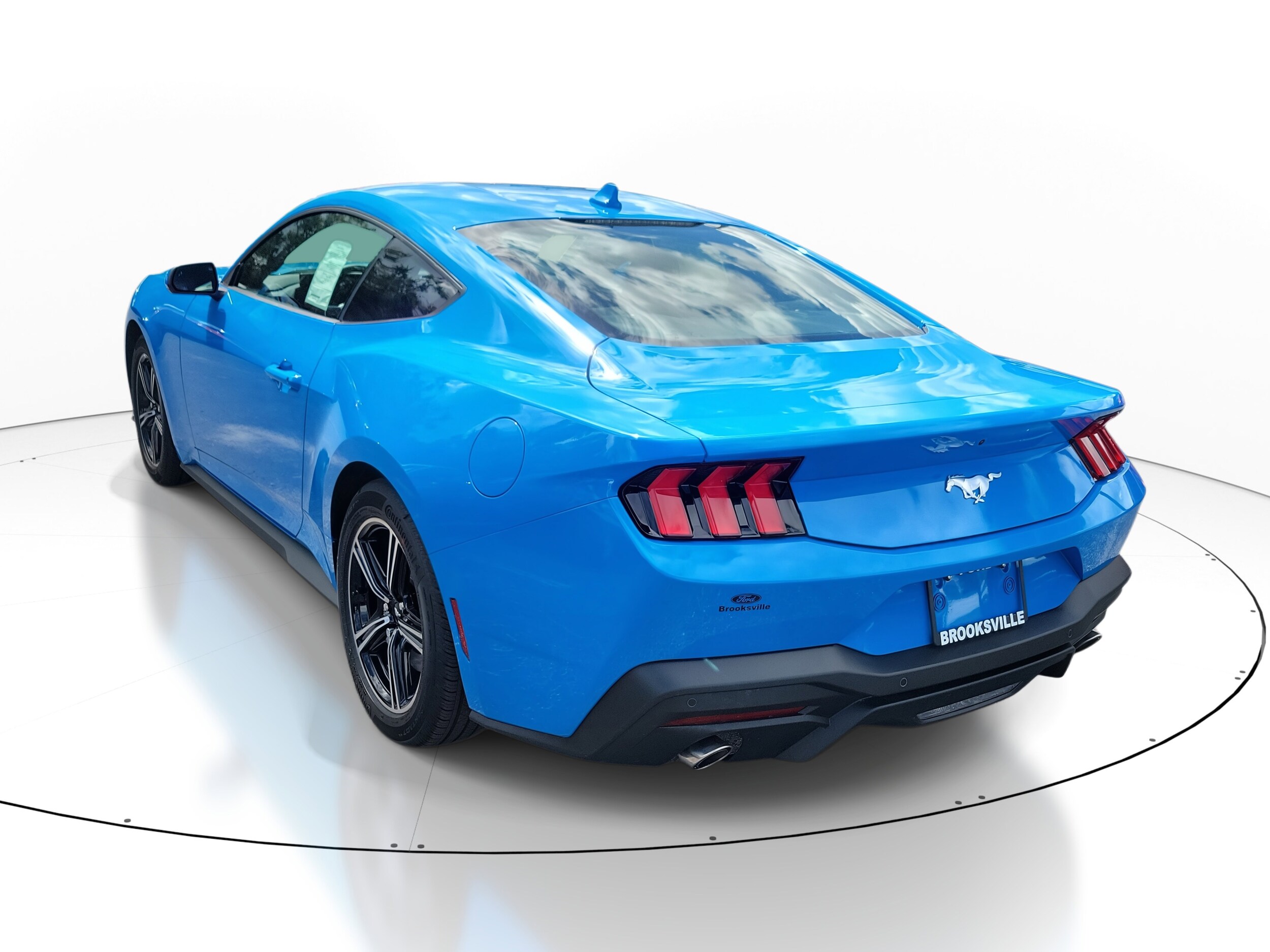 2025 Ford Mustang photo 4