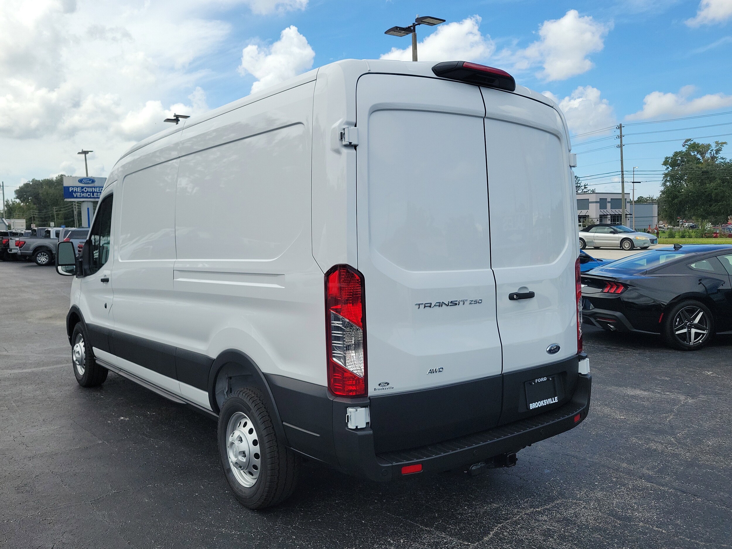 2025 Ford Transit photo 4
