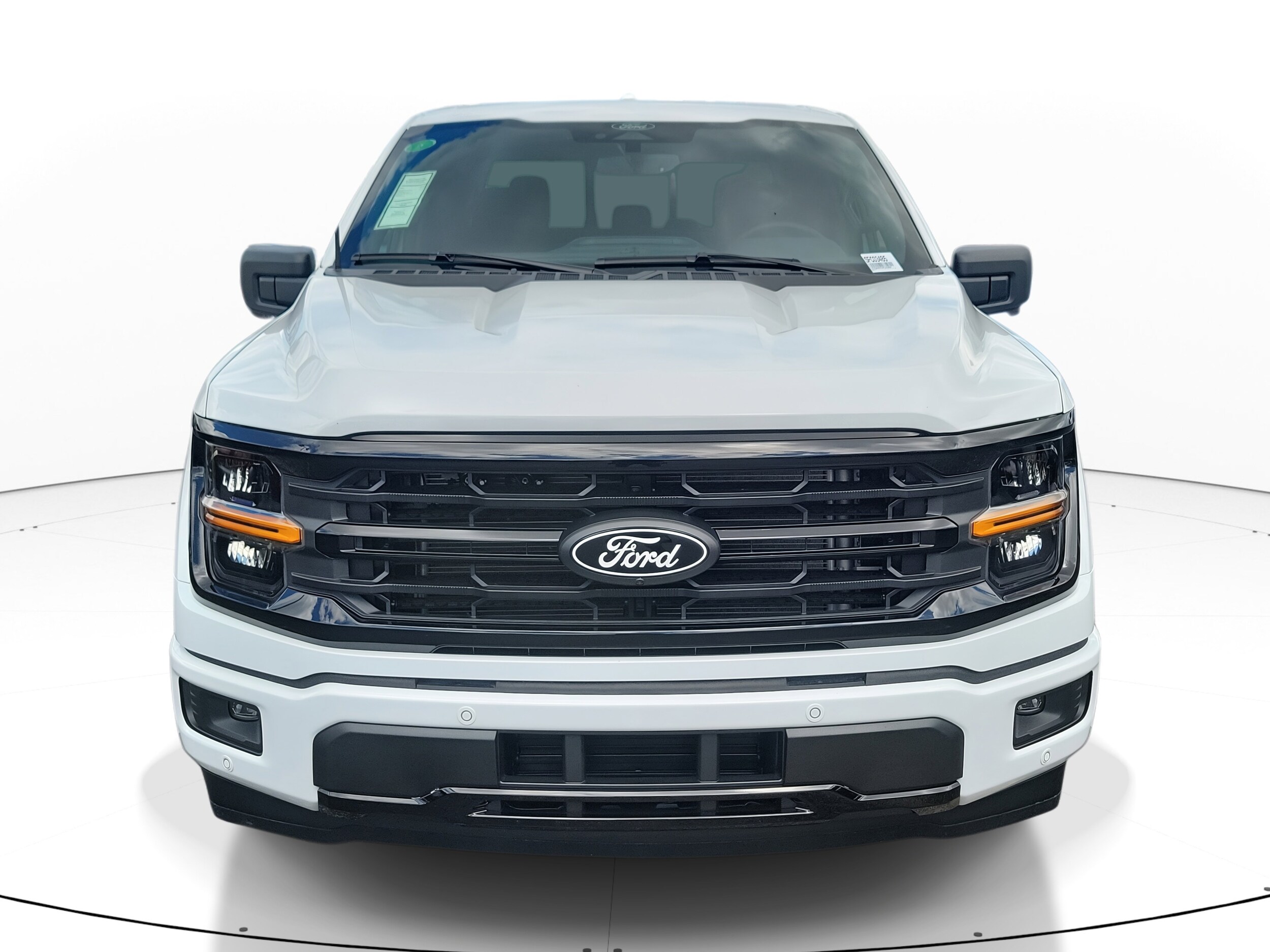 2025 Ford F-150 XLT photo 2