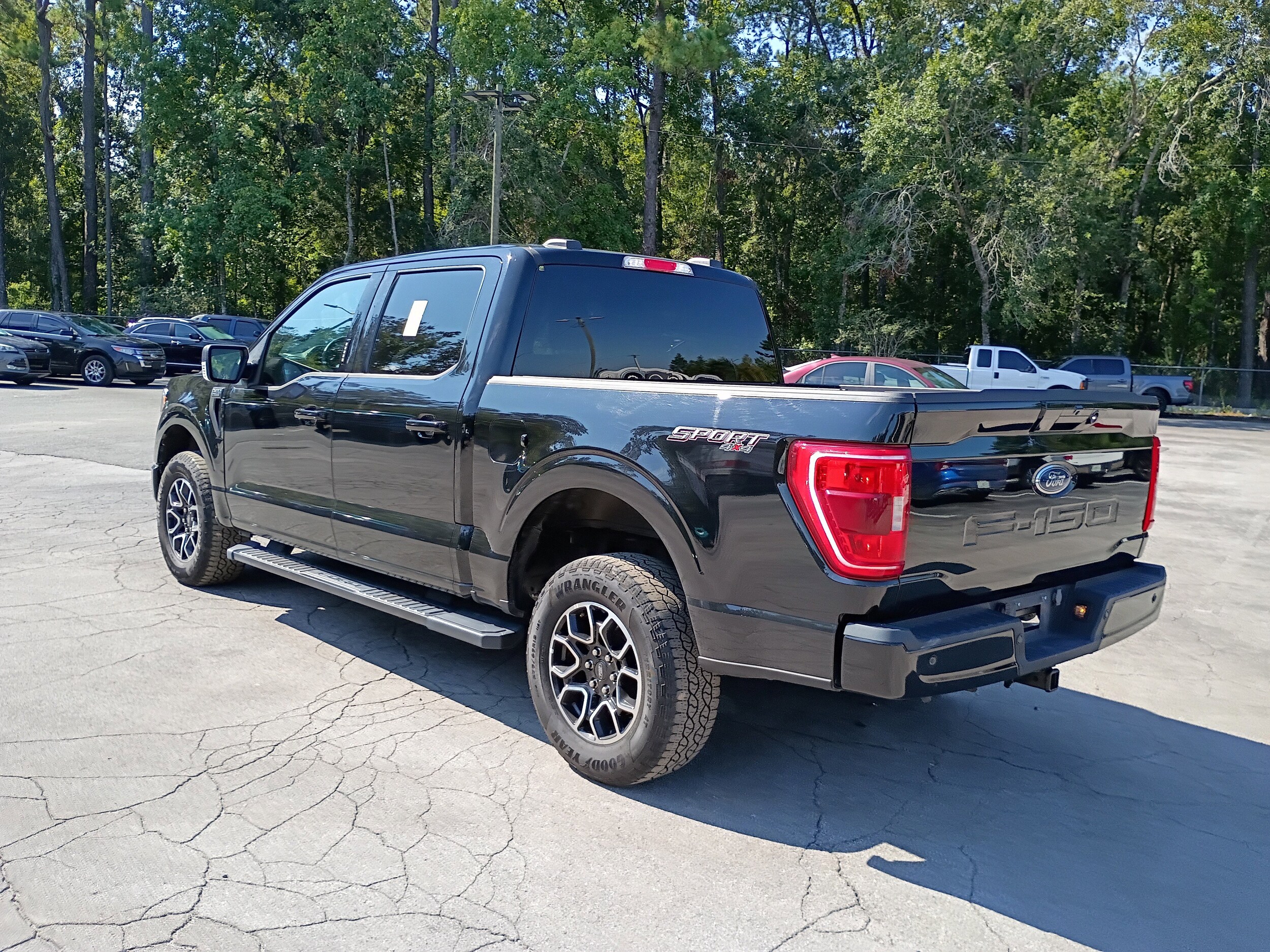2023 Ford F-150 XLT photo 2