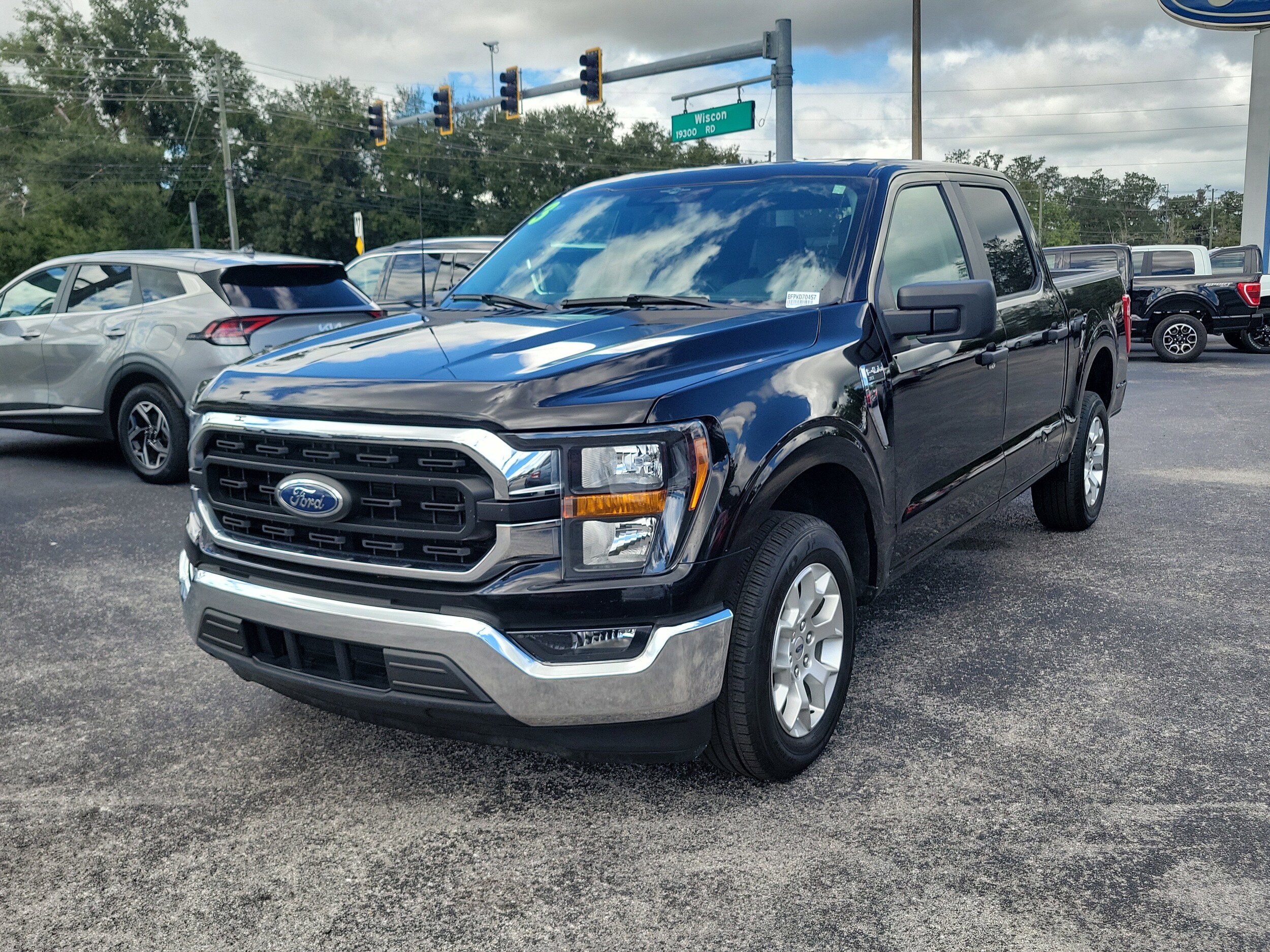 2023 Ford F-150 XLT photo 3