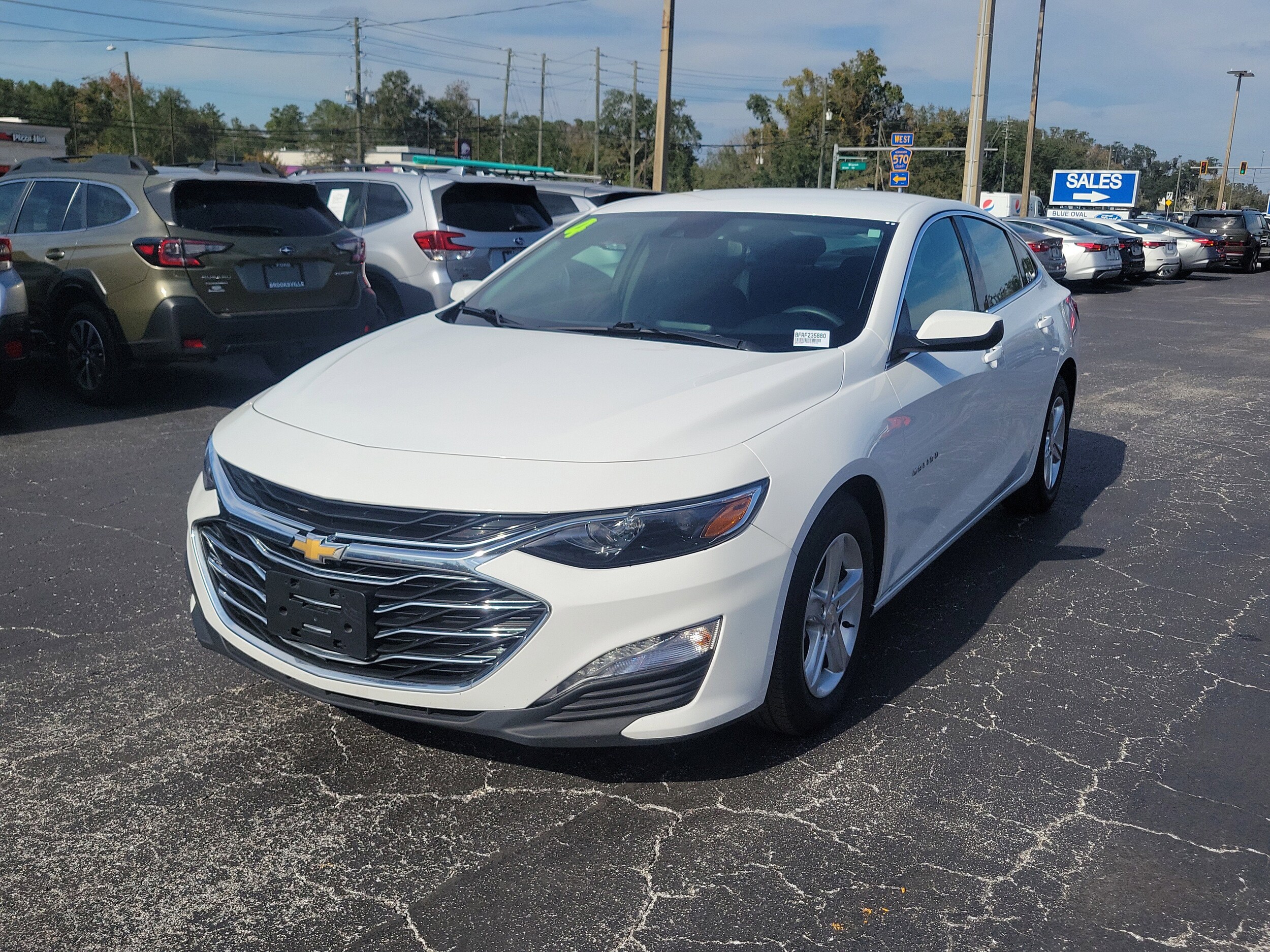 2024 Chevrolet Malibu 1LT photo 2