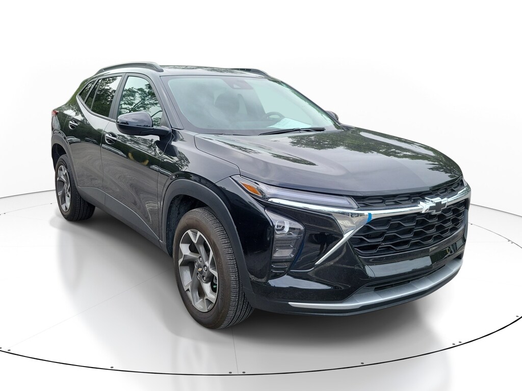 Used 2025 Chevrolet Trax LT SUV