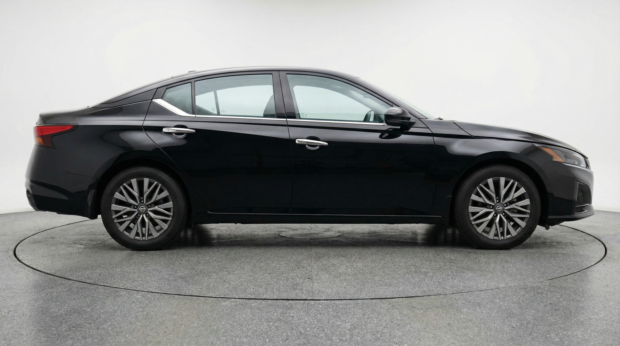 Thumbnail: 2025 Nissan Altima - 8