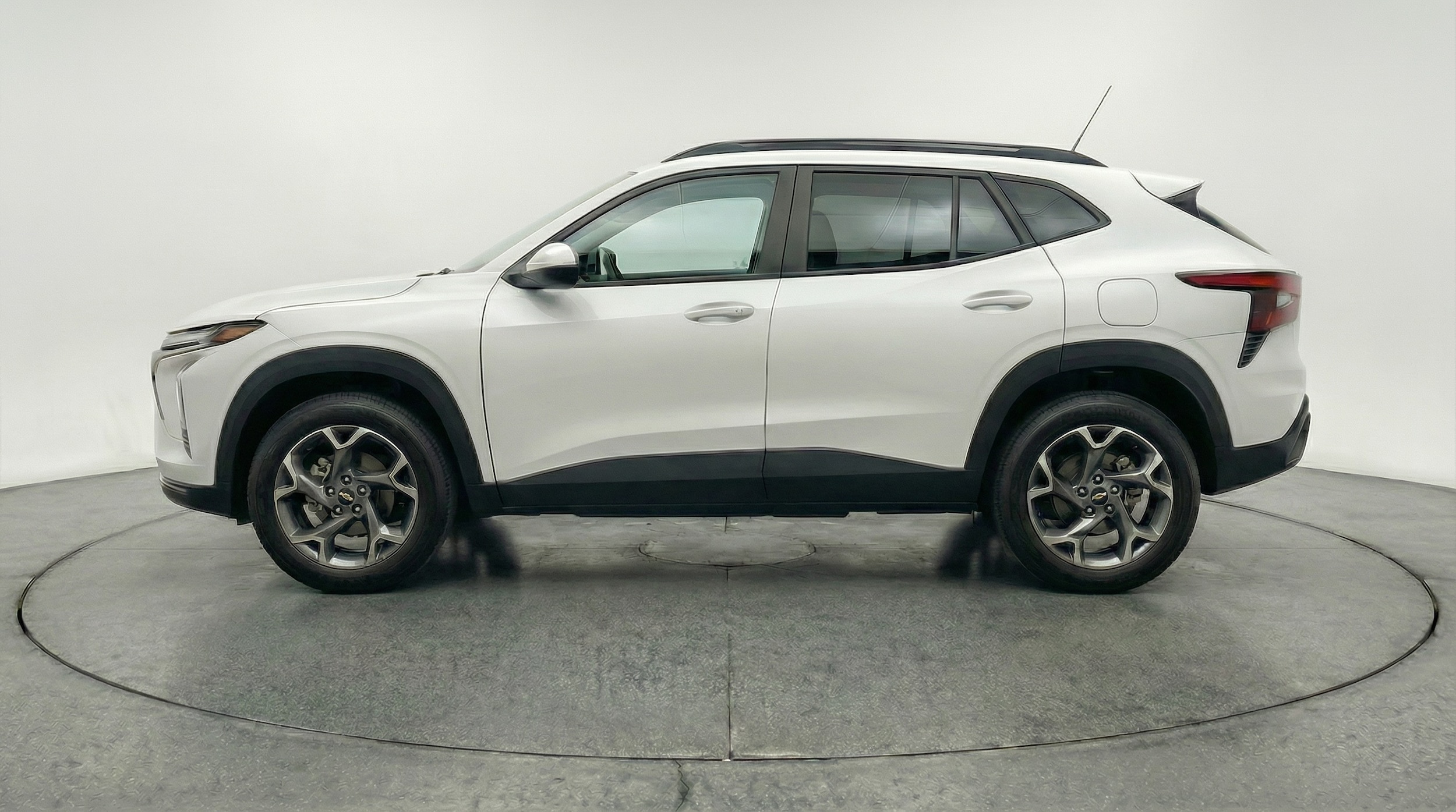 Thumbnail: 2025 Chevrolet Trax - 4