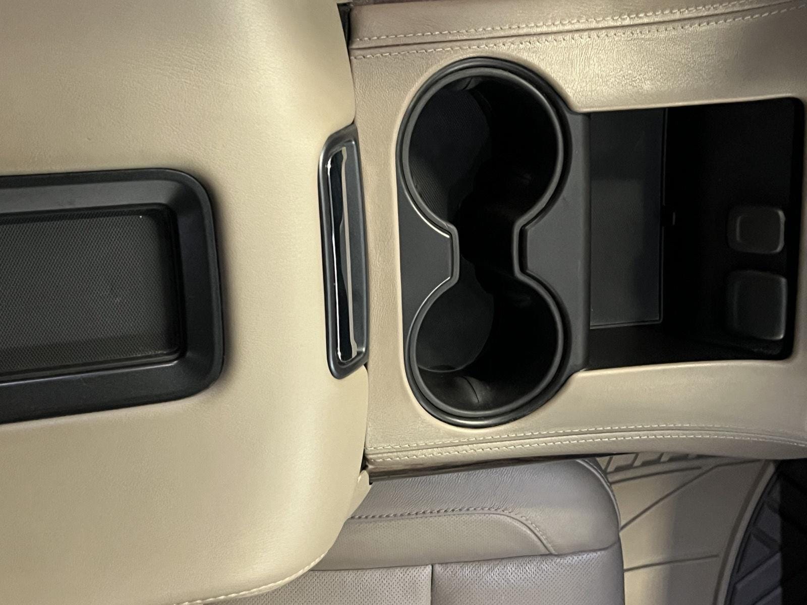 2020 GMC Yukon SLT - Photo 16