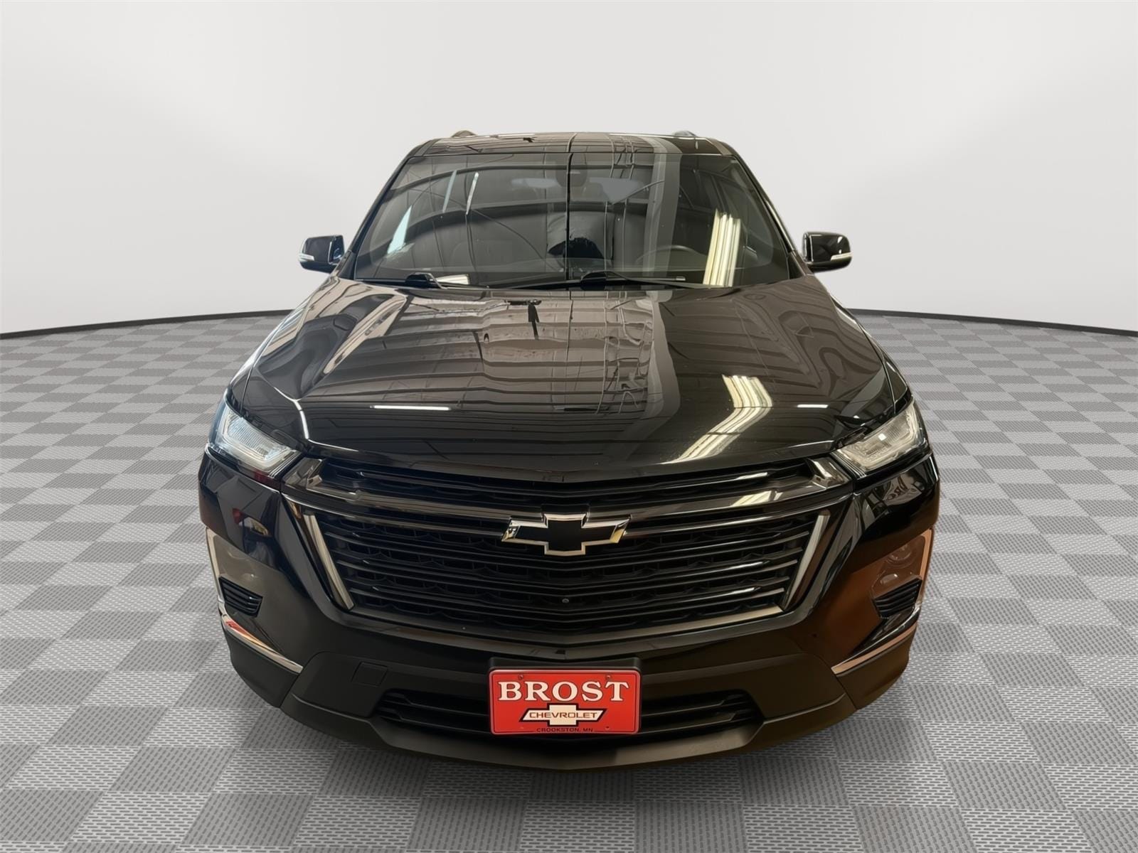 Used 2022 Chevrolet Traverse 1LT with VIN 1GNEVGKW3NJ100006 for sale in Crookston, Minnesota
