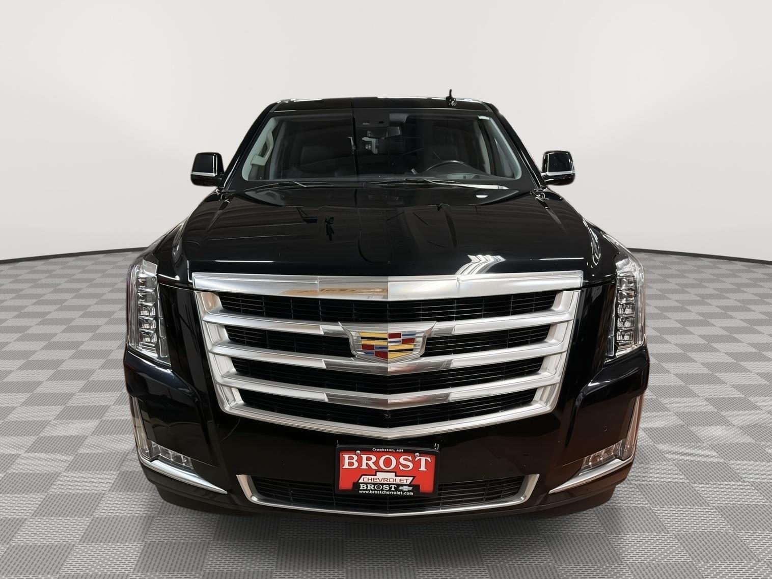 Used 2020 Cadillac Escalade ESV Luxury with VIN 1GYS4HKJXLR140228 for sale in Crookston, Minnesota