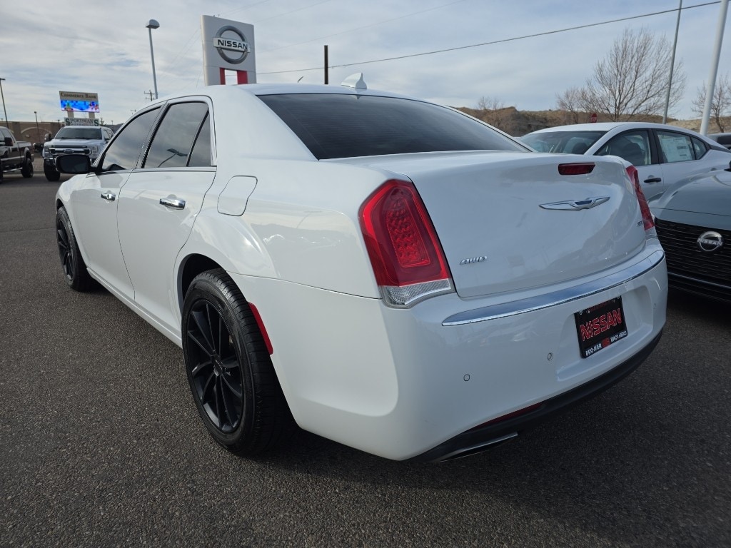 Used 2018 Chrysler 300C Limited Sedan