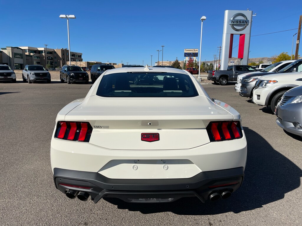 2025 Ford Mustang GT Premium photo 4