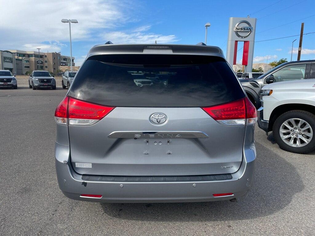 2012 Toyota Sienna Limited photo 4