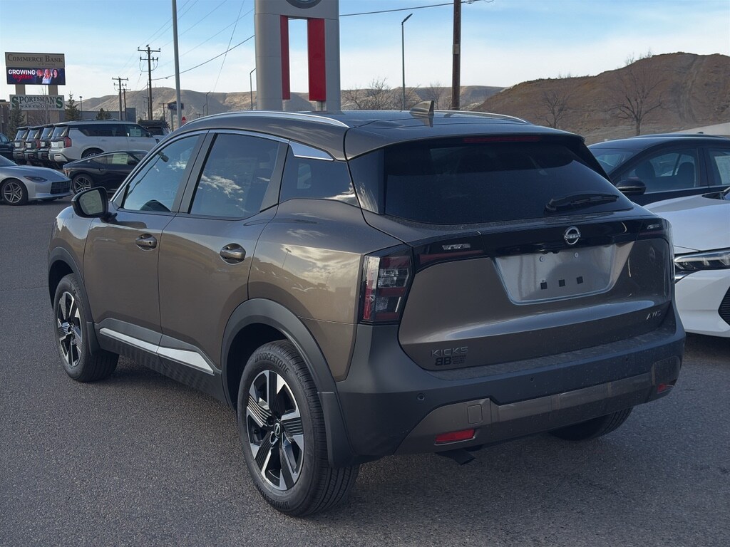 New 2025 Nissan Kicks SV SUV