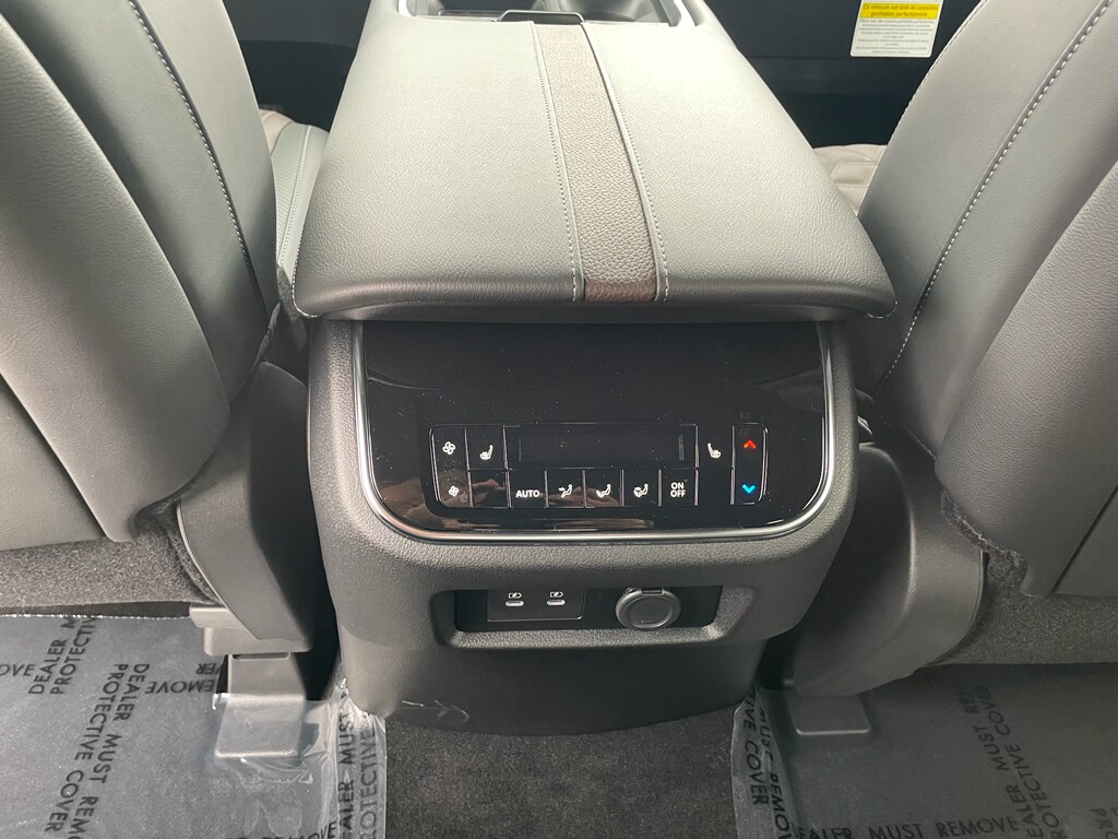 2026 Nissan Armada Platinum - Photo 22
