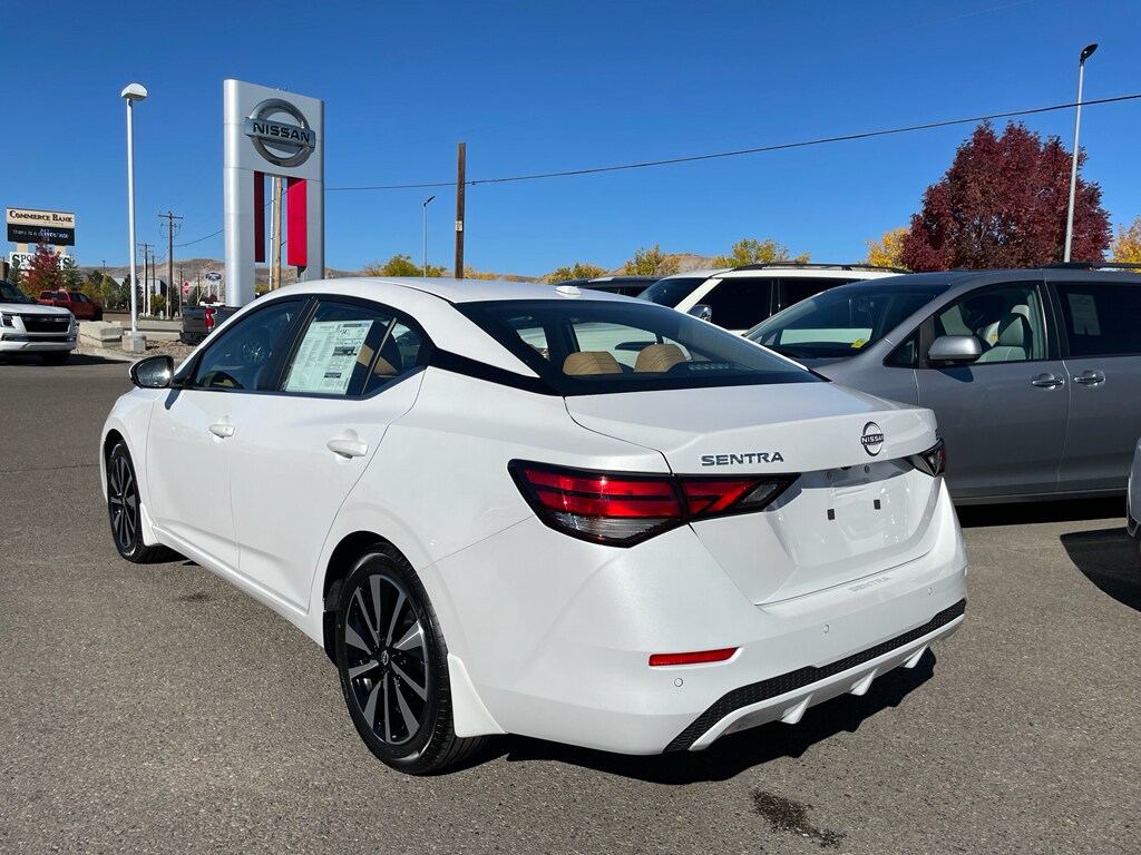 2025 Nissan Sentra SV photo 3