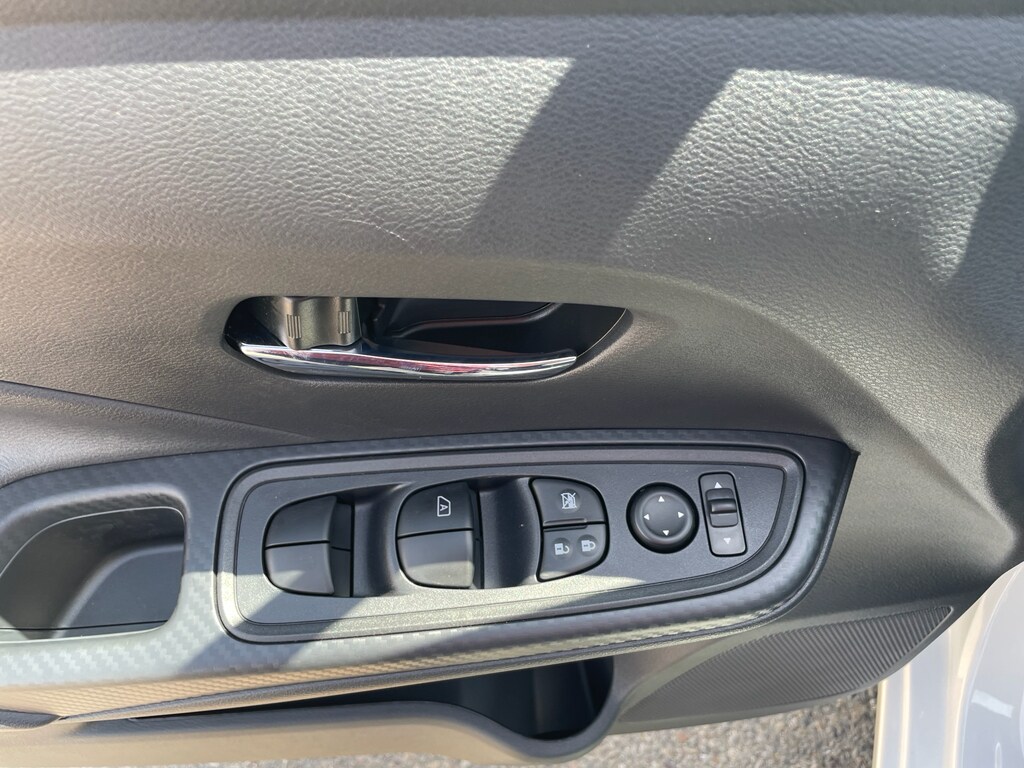 2025 Nissan Versa Sedan SV - Photo 15
