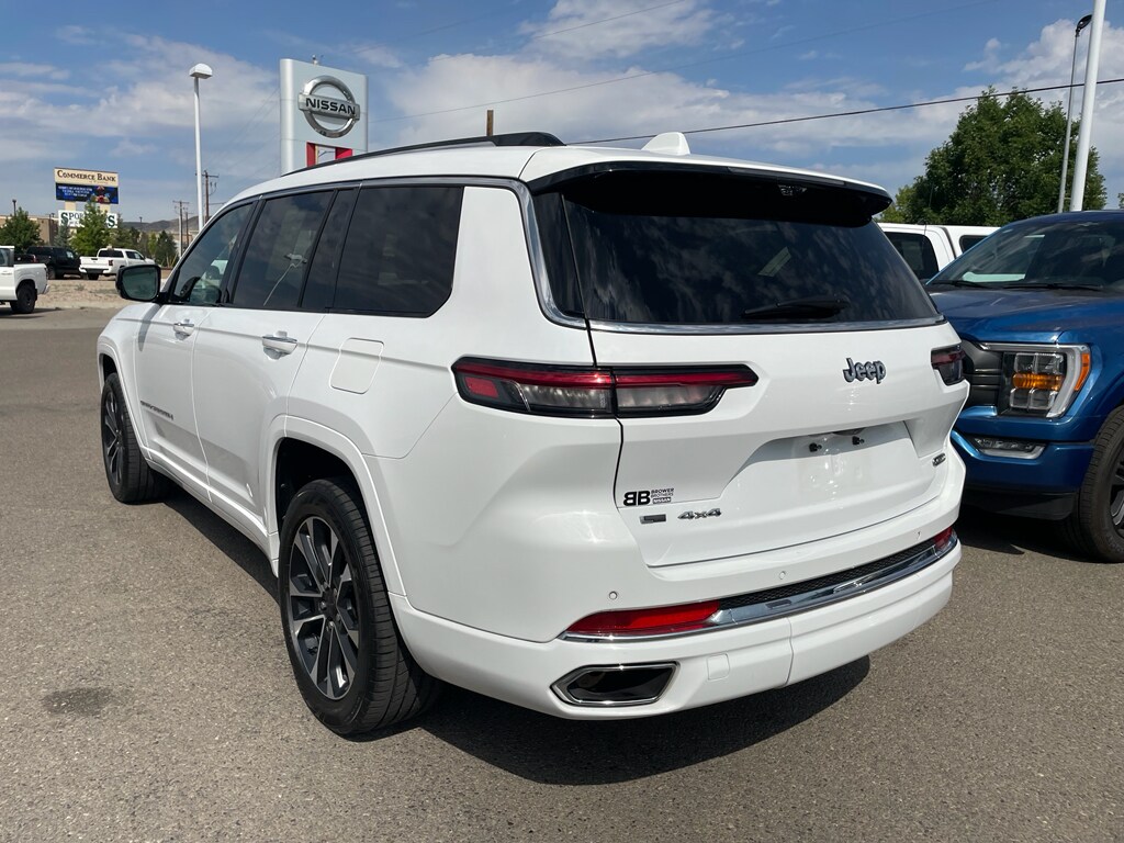 2022 Jeep Grand Cherokee Overland photo 3