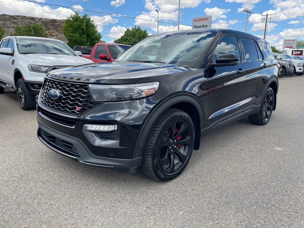 2022 Ford Explorer ST's photo