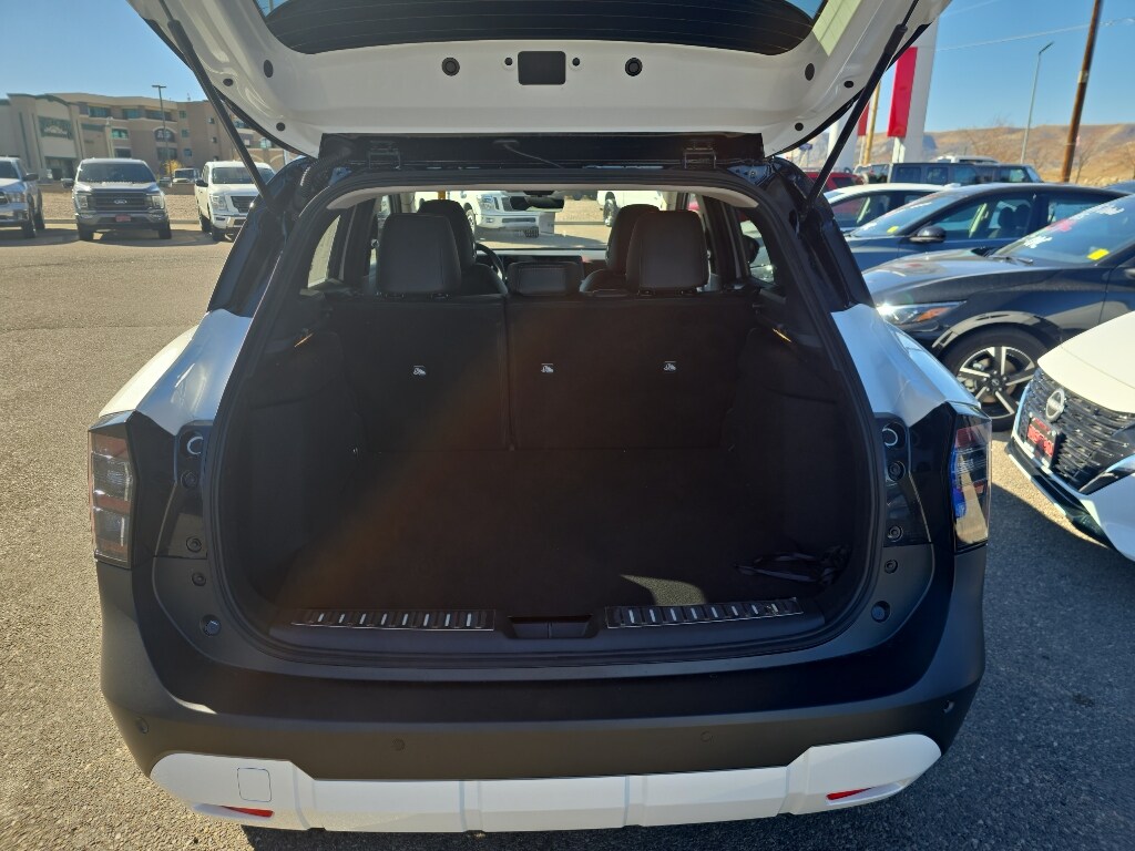 New 2026 Nissan Kicks SR Sport Utility