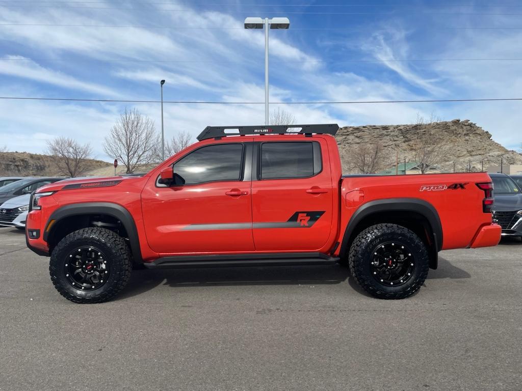 2025 Nissan Frontier PRO-4X photo 2