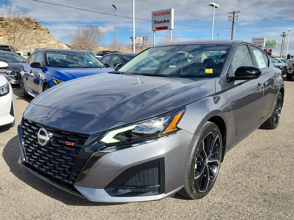 New 2025 Nissan Altima SR Sedan