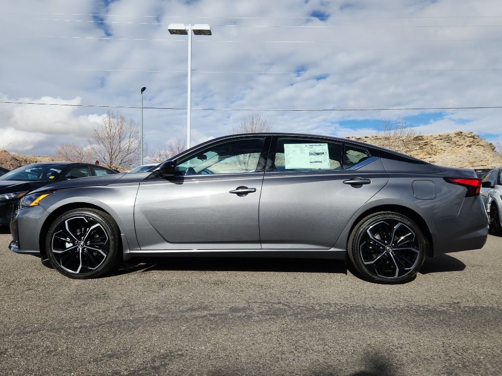 New 2025 Nissan Altima SR Sedan