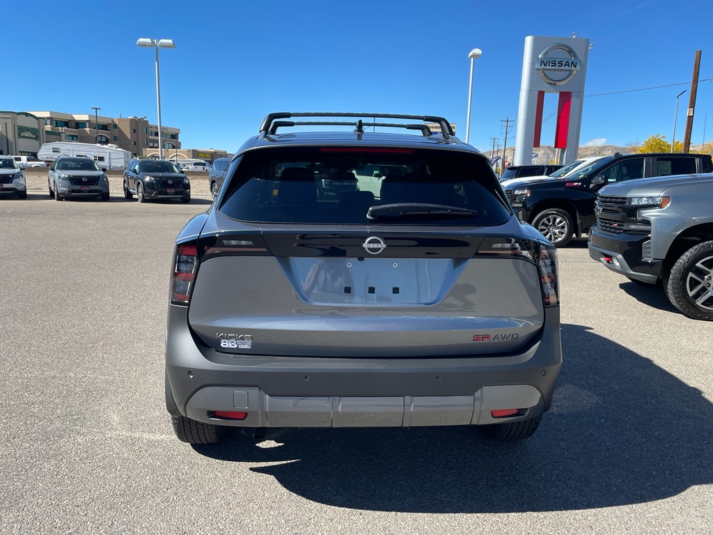 New 2026 Nissan Kicks SR SUV