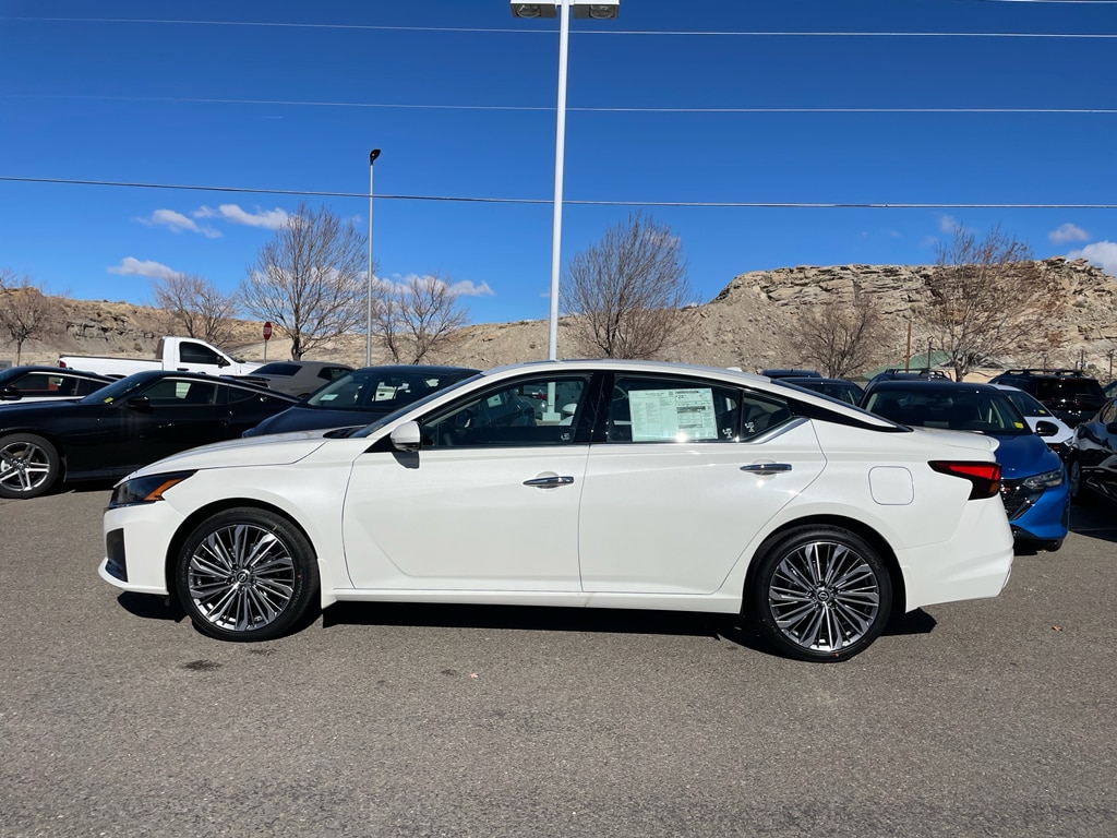 New 2025 Nissan Altima SL Sedan