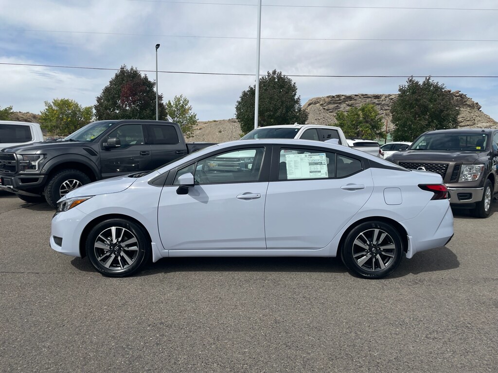 2025 Nissan Versa SV photo 2