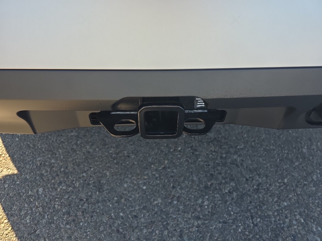 2025 Nissan Pathfinder SL photo 2