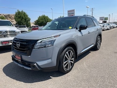 2025 Nissan Pathfinder Platinum SUV