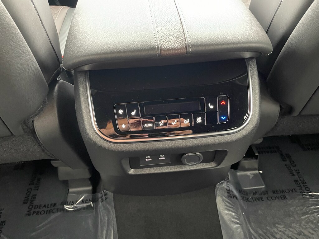 2026 Nissan Armada Platinum - Photo 22