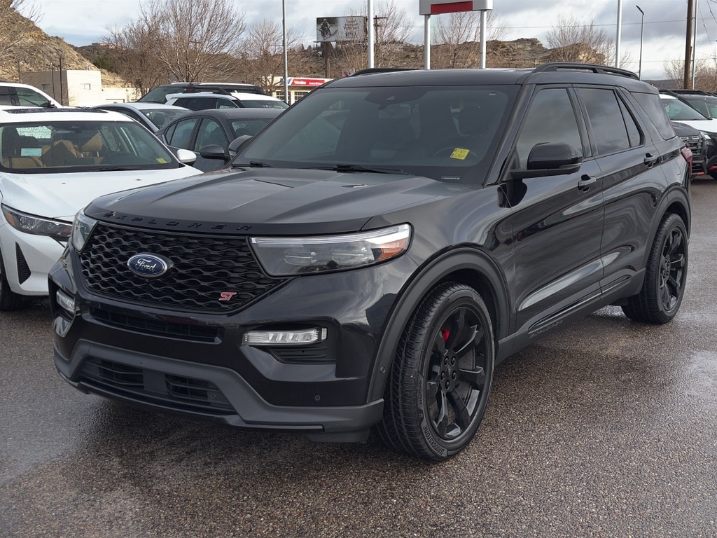 2021 Ford Explorer ST's photo