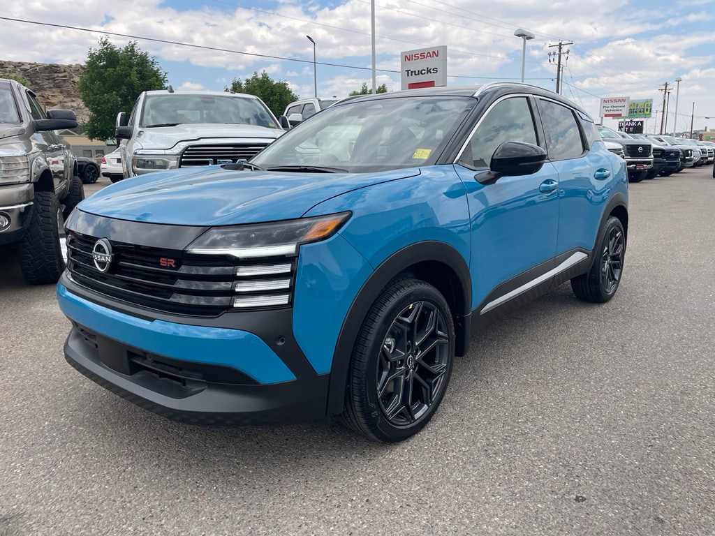 2025 Nissan Kicks SR AWD's photo