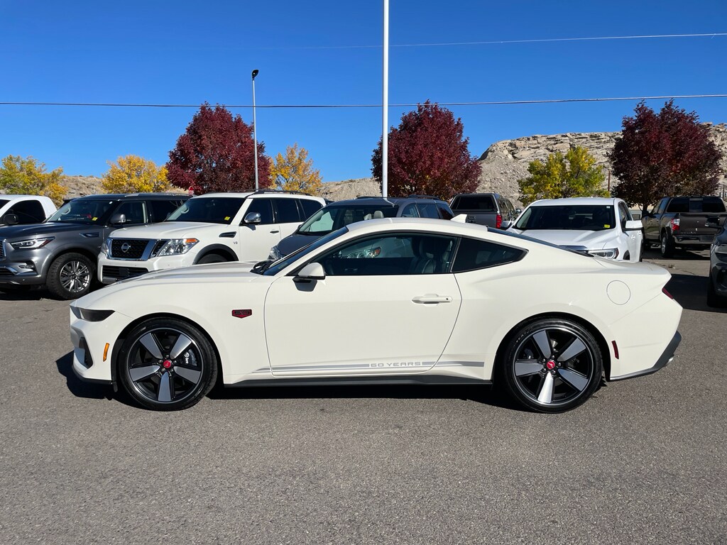 2025 Ford Mustang GT Premium photo 2