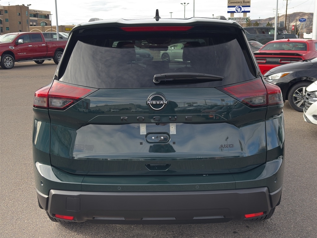 New 2026 Nissan Rogue Dark Armor 2026.5