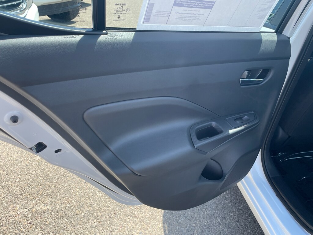 2025 Nissan Versa Sedan SV - Photo 17