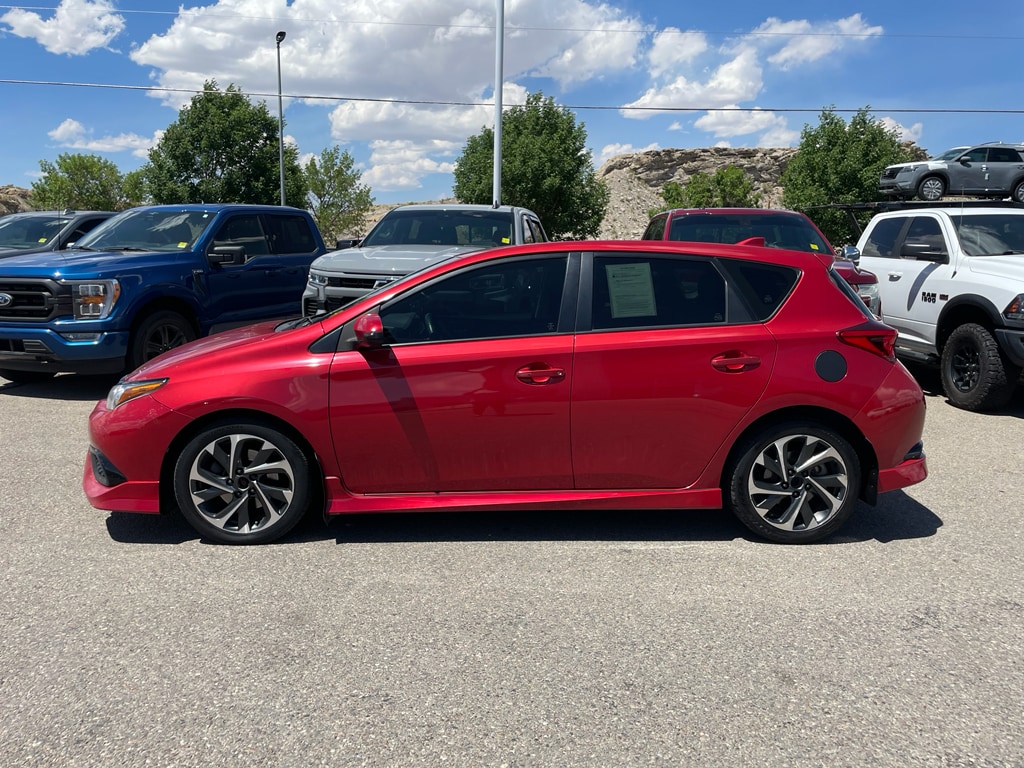 Used 2018 Toyota Corolla iM Base with VIN JTNKARJE5JJ558955 for sale in Rock Springs, WY