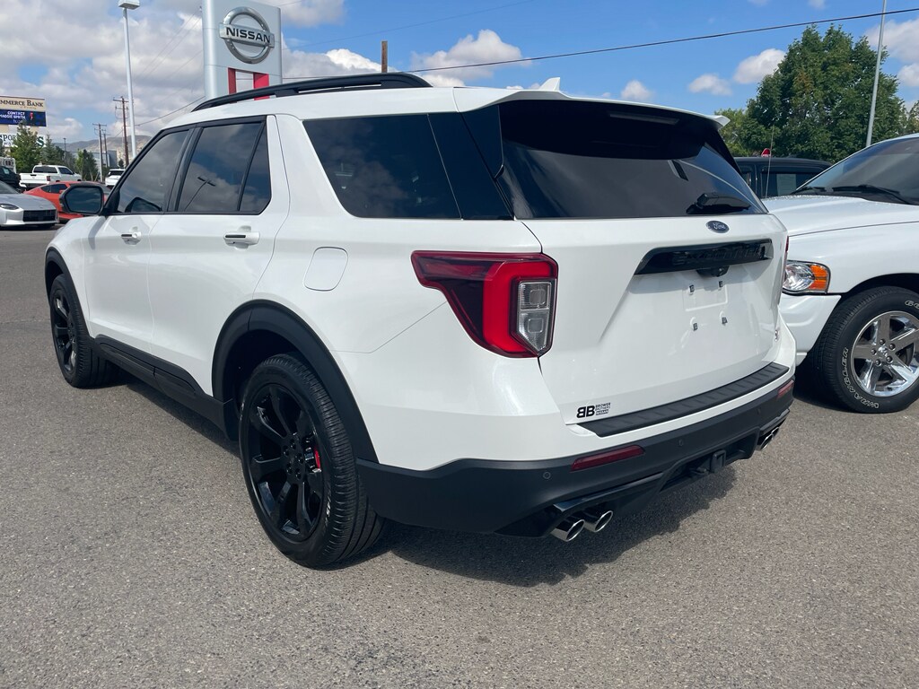 2023 Ford Explorer ST photo 3
