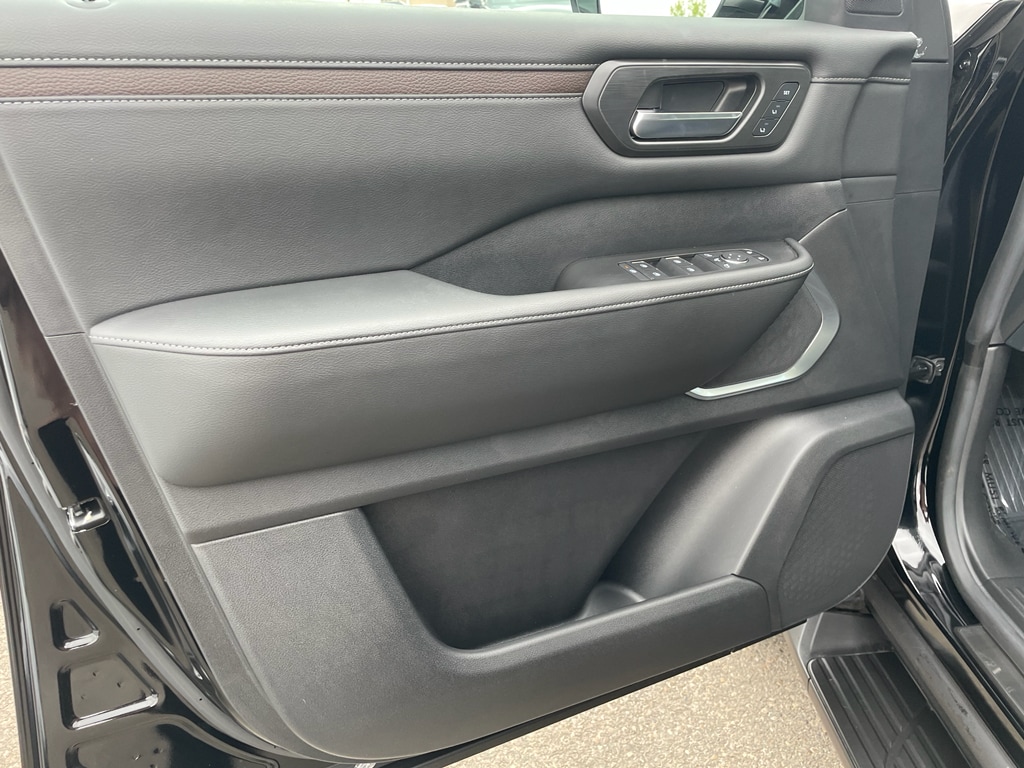 2026 Nissan Armada Platinum - Photo 17