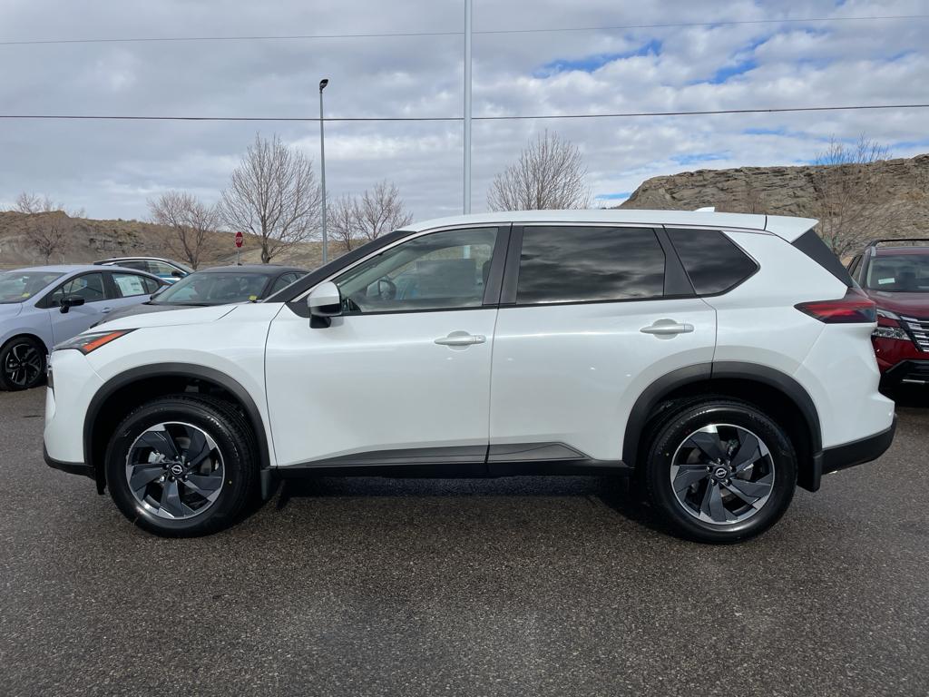 2025 Nissan Rogue SV photo 2