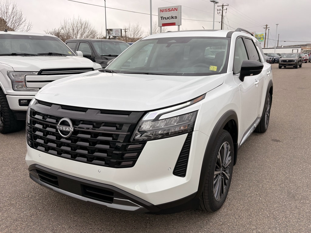 2026 Nissan Pathfinder Platinum 4WD's photo