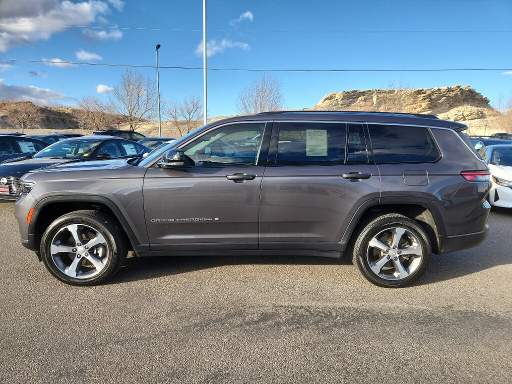 2023 Jeep Grand Cherokee Limited photo 2