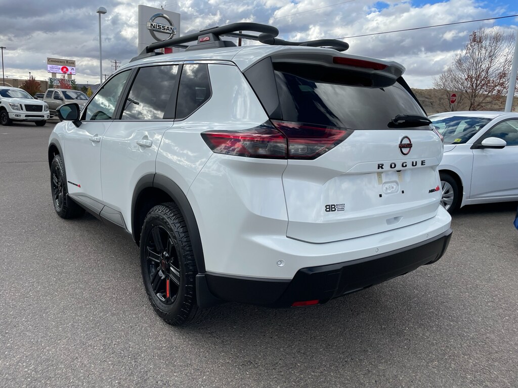 2026 Nissan Rogue SV photo 3
