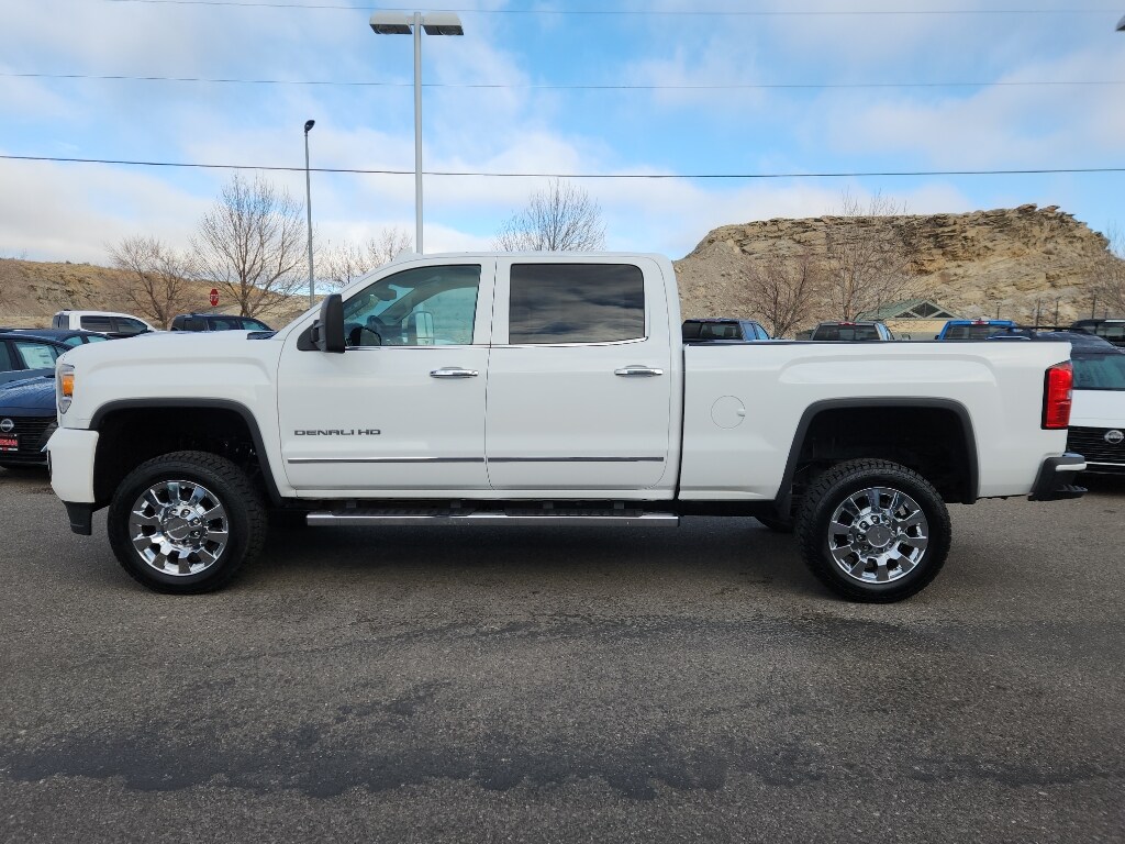 2015 Gmc Sierra Denali photo 2