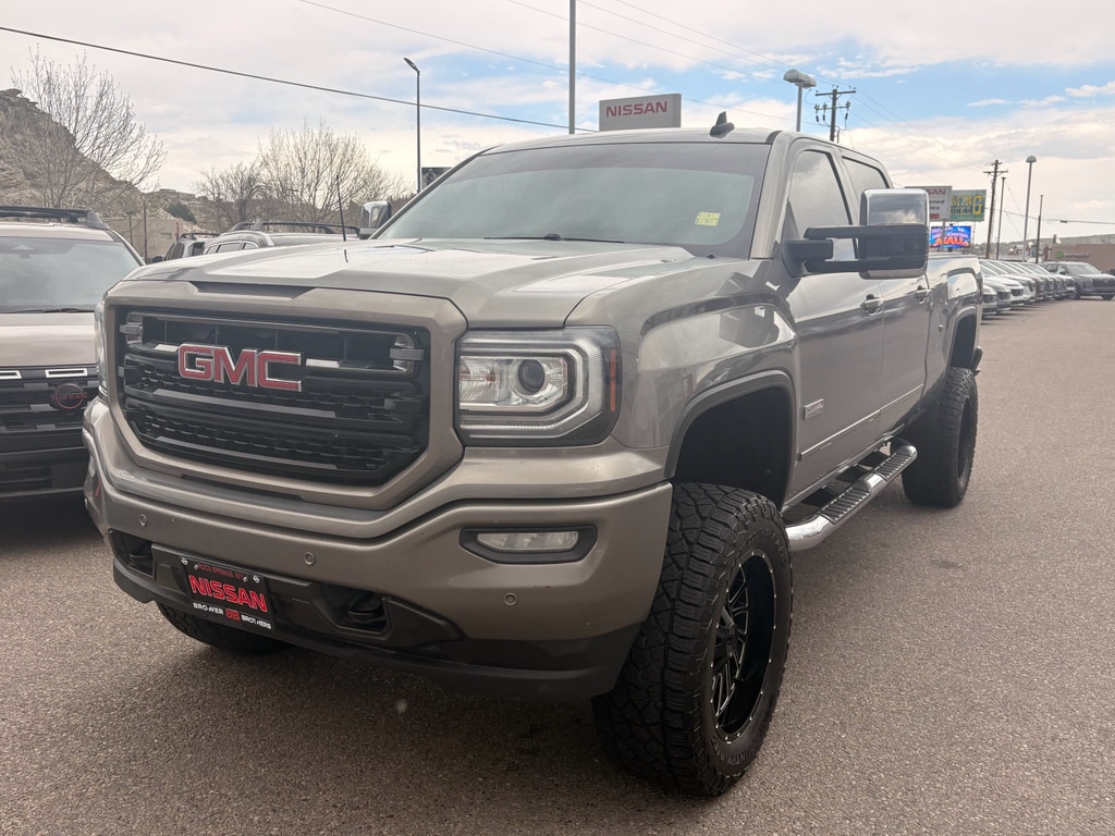 2017 GMC Sierra 4WD Crew Cab Standard Box SLT's photo