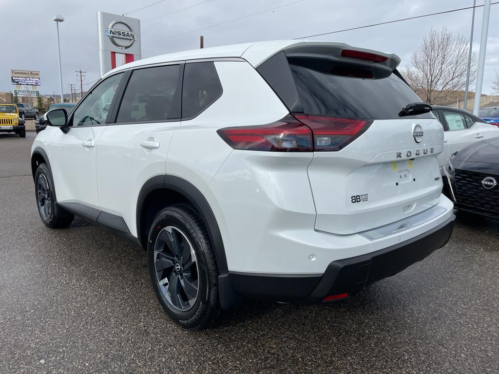 2025 Nissan Rogue SV photo 3