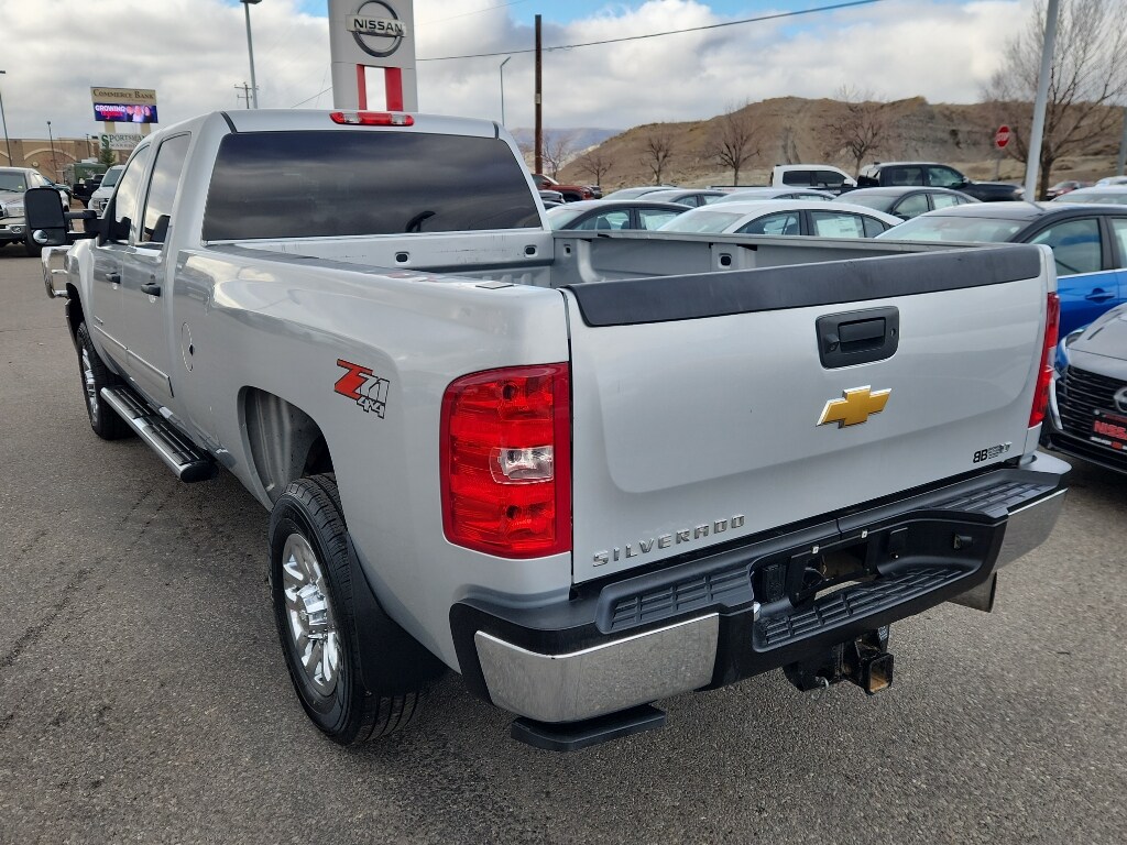 2014 Chevrolet Silverado LT photo 3